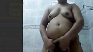 Dissatisfied Deshi Bhabi Pussy Fingering During The Bath