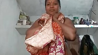 mallu auntie takes off show breasts and pussy