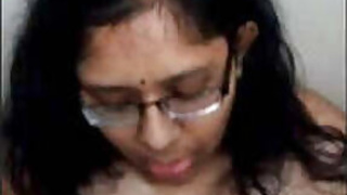 Big ass Telugu woman gives blowjob in the bathroom