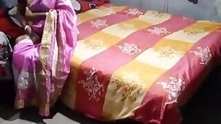 Desi Indian bhabhi in pink sari Fucking hard and deep