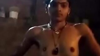 Nangi nahati hui lustful Indian wife Komal