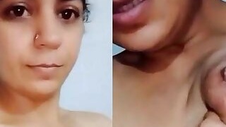 Horny Indian bhabhi ki juicy tits ki video