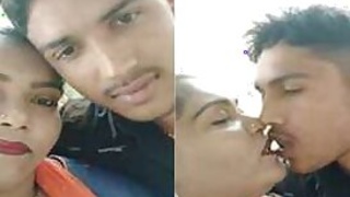 Desi slut loves the way macho man shoves tongue in her XXX mouth