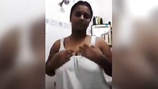 Busty housewife Mallu Desi XXX shows her sweet tits and pussy
