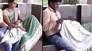 Indian girl in sari caught sucking lover outdoors in Desi MMC video