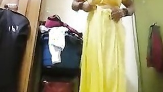 Desi wife takes selfies for her boyfriend live video