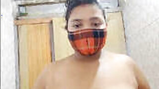 Indian horny bhabi shows big tits