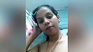 Today Exclusive Pretty Indian Girl Shows Her Tits and Pussy