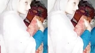 Cute Girl Paki Gives Blowjob