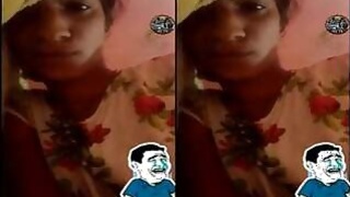Cute Lankan Tamil Girl Shows Her Tits and Pussy Video Call Part 1