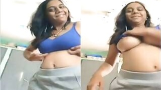 Bhabhi Shows Her Boobs On Video Call