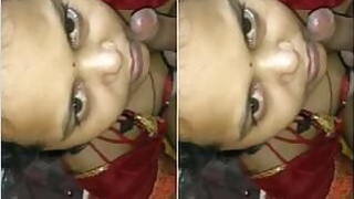 Desi Bhabhi Gives Blowjob